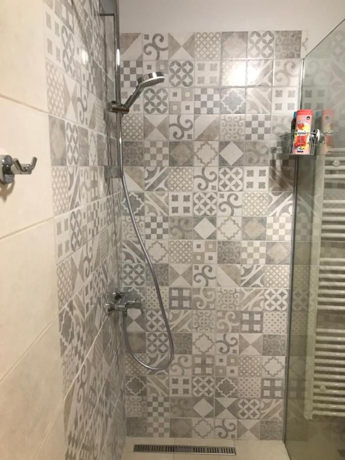 Petlov Salas Rooms Novi Sad Eksteriør billede