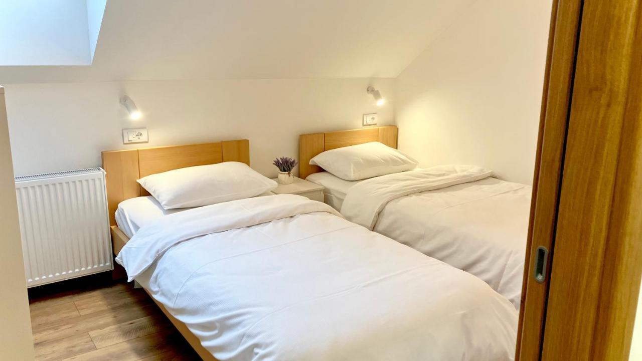 Petlov Salas Rooms Novi Sad Eksteriør billede