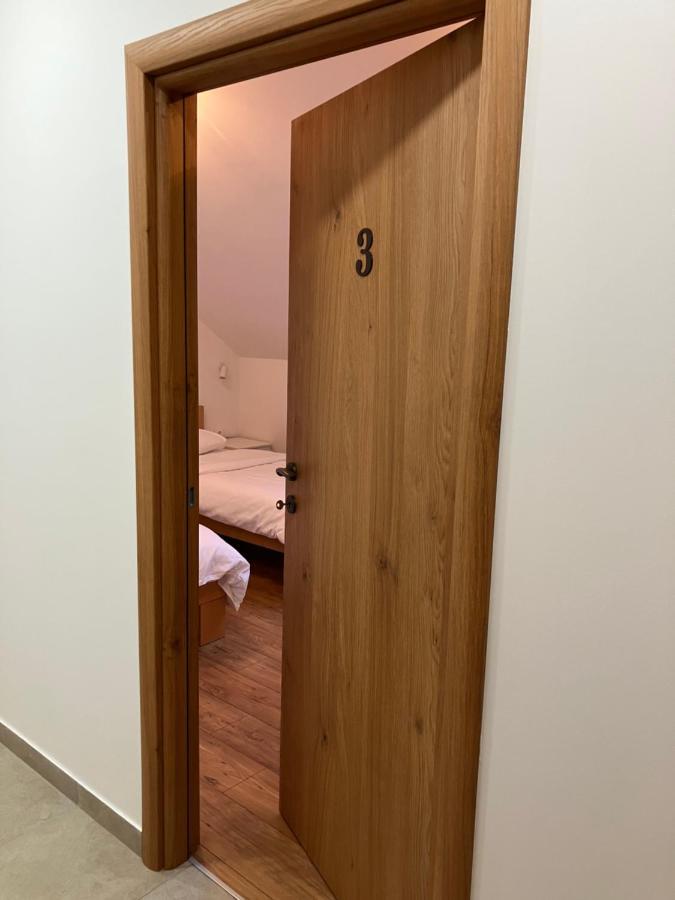 Petlov Salas Rooms Novi Sad Eksteriør billede