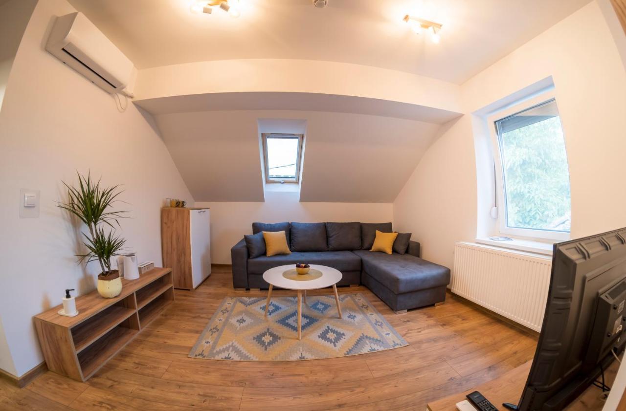 Petlov Salas Rooms Novi Sad Eksteriør billede