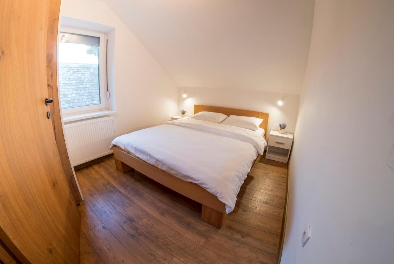 Petlov Salas Rooms Novi Sad Eksteriør billede