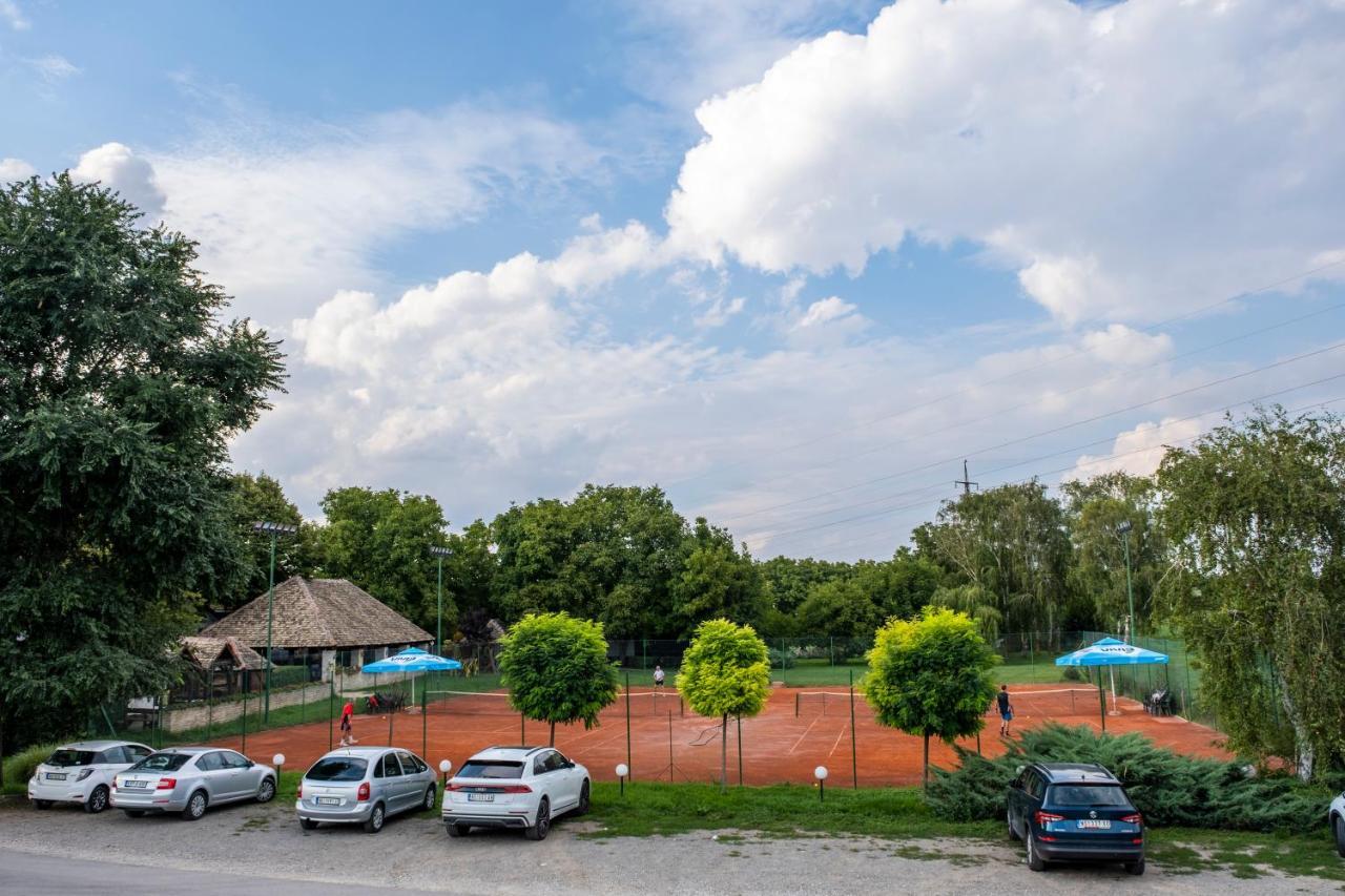 Petlov Salas Rooms Novi Sad Eksteriør billede